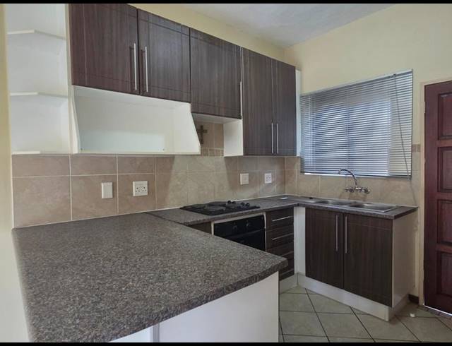 2 BEDROOM PROPERTY TO RENT IN MOOIKLOOF RIDGE ESTATE